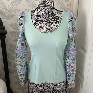 Women’s Boston Proper Mint Green Lace Sleeve Scoop Neck Top